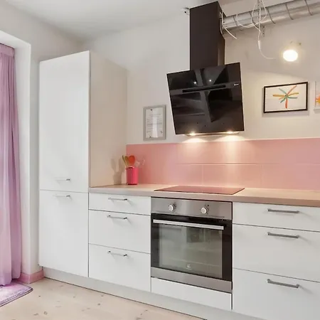 Cozy Oasis Perfect For Couples & Solo Travelers