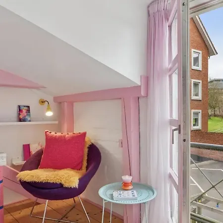 Cozy Oasis Perfect For Couples & Solo Travelers *