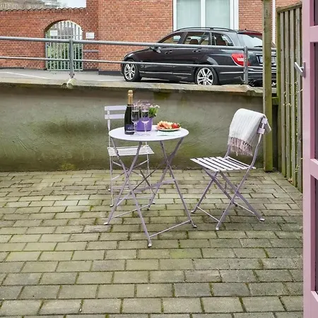 Colorful Oasis In Centre Apartman *