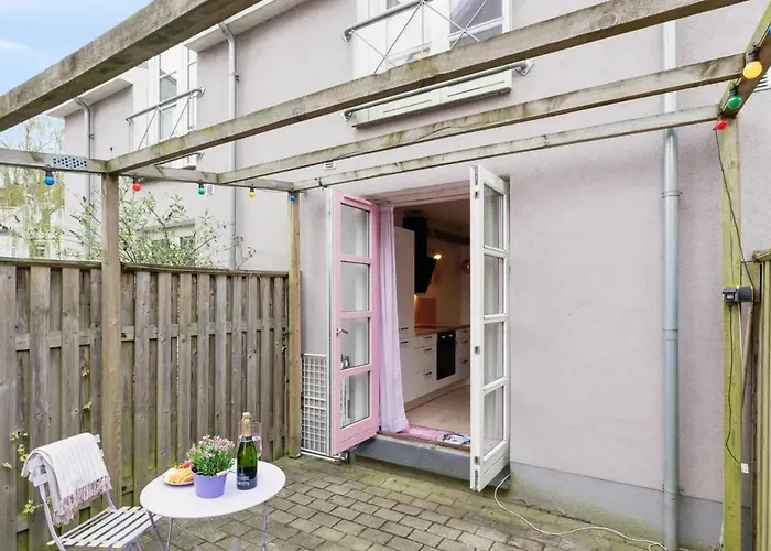 Cozy Oasis Perfect For Couples & Solo Travelers Appartamento Viborg