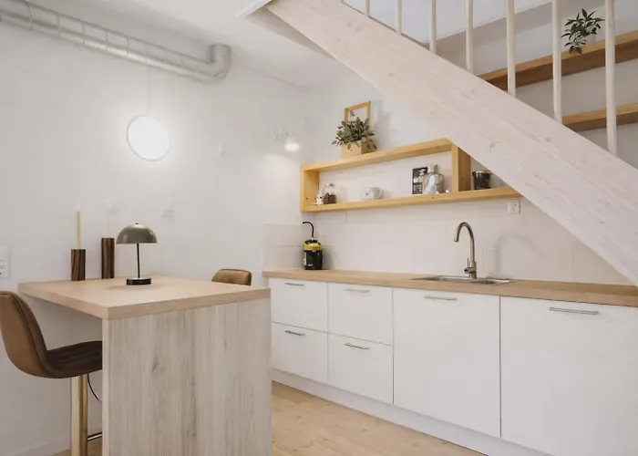 Cozy Oasis Perfect For Couples & Solo Travelers Διαμέρισμα Βίμποργκ